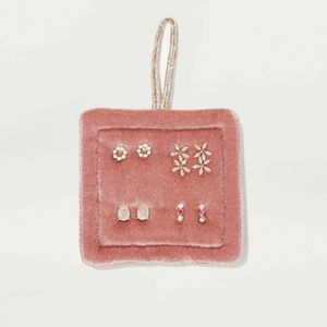 LAST ONE! NEW! Loft Winter Stud Earring Set